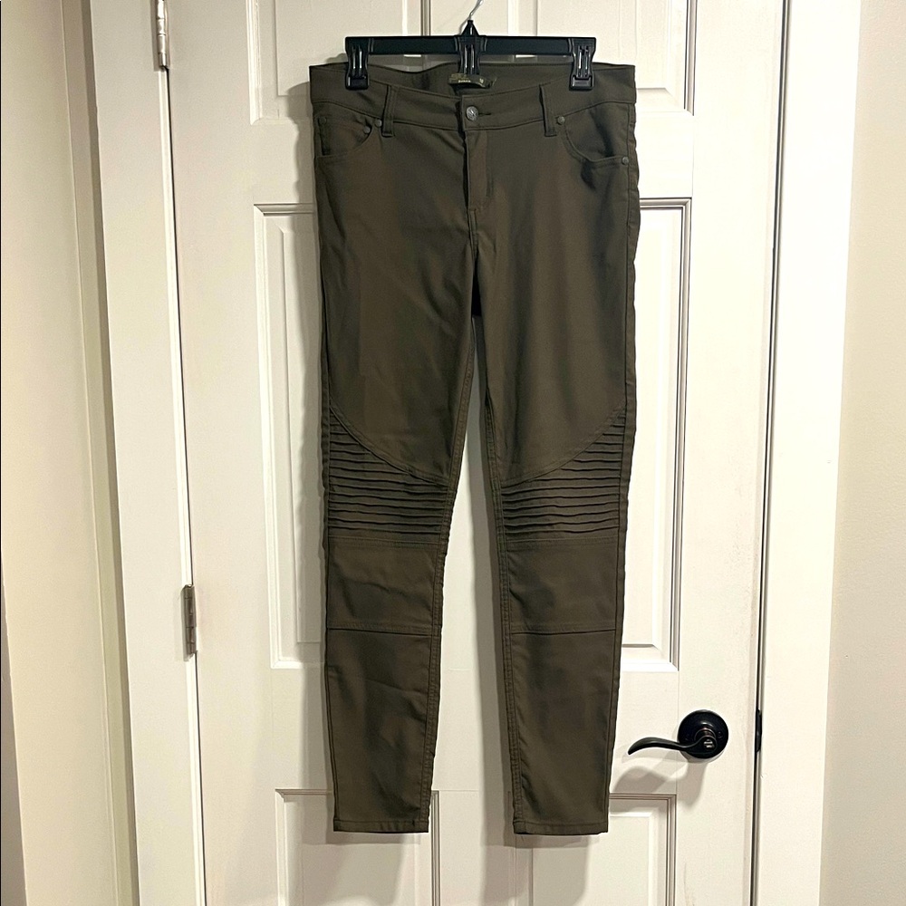 Prana Skinny Moto Pants in Green Size 10 Short Inseam